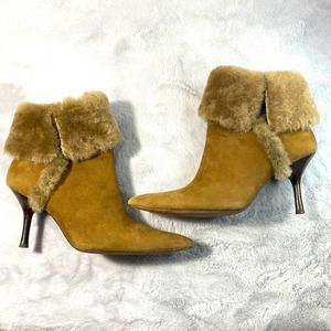 Joan and David faux fur cuff leather booties Sz 7